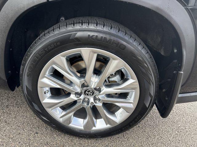 used 2023 Toyota Highlander Hybrid car, priced at $45,900
