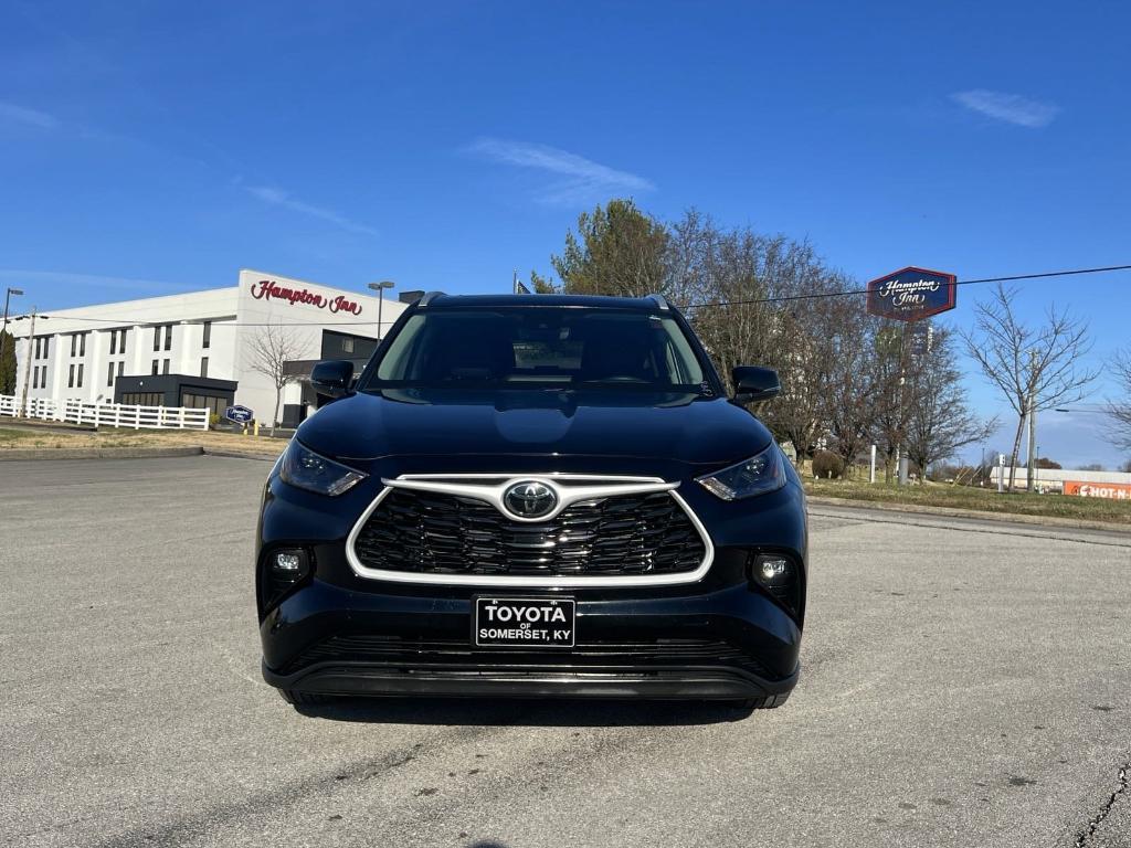 used 2024 Toyota Highlander car, priced at $45,900