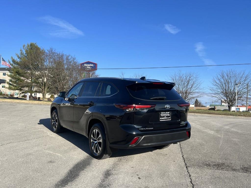 used 2024 Toyota Highlander car, priced at $45,900