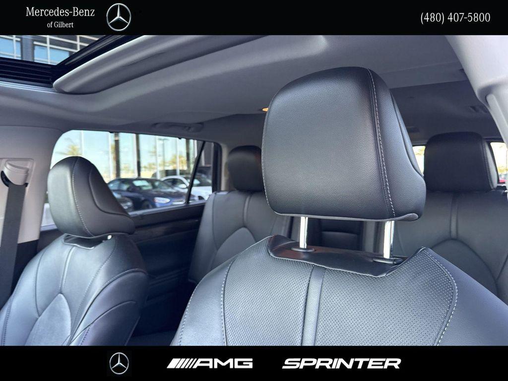used 2023 Toyota Highlander car, priced at $39,987