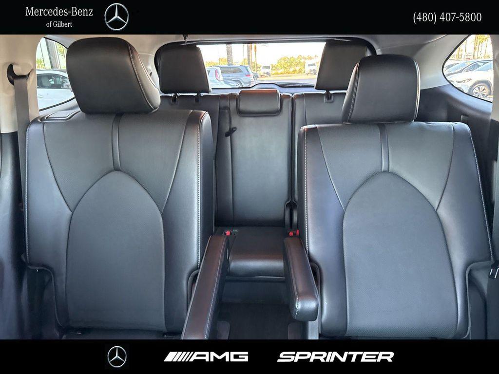 used 2023 Toyota Highlander car, priced at $39,987