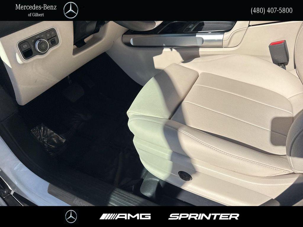 used 2025 Mercedes-Benz GLB 250 car, priced at $38,888