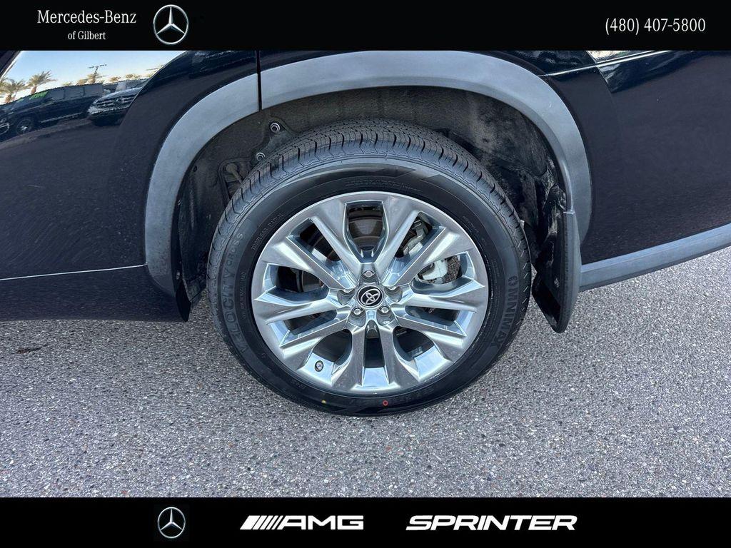 used 2023 Toyota Highlander car, priced at $44,994