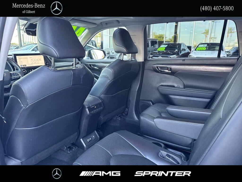 used 2023 Toyota Highlander car, priced at $44,994