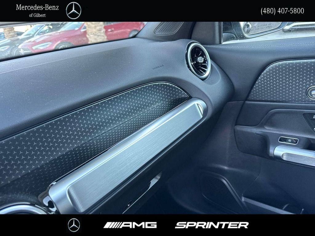 new 2025 Mercedes-Benz GLB 250 car, priced at $44,550