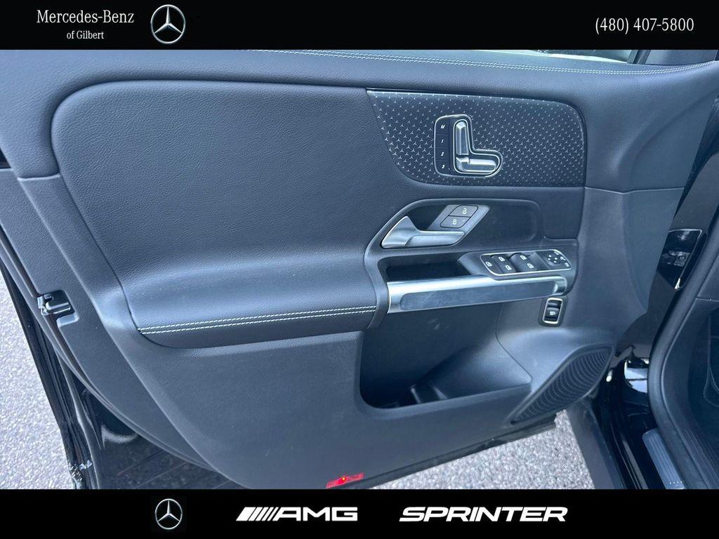 new 2025 Mercedes-Benz GLB 250 car, priced at $44,550