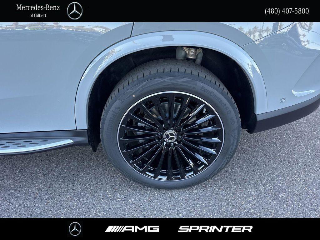 new 2025 Mercedes-Benz GLC 300 car, priced at $59,975