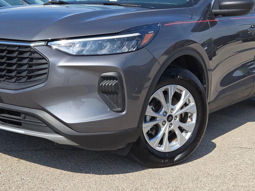 used 2023 Ford Escape car, priced at $24,500