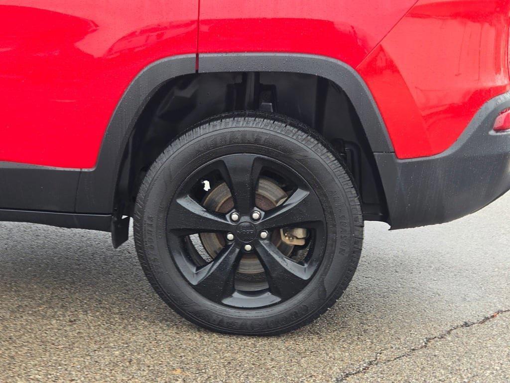 used 2018 Jeep Cherokee car, priced at $15,895