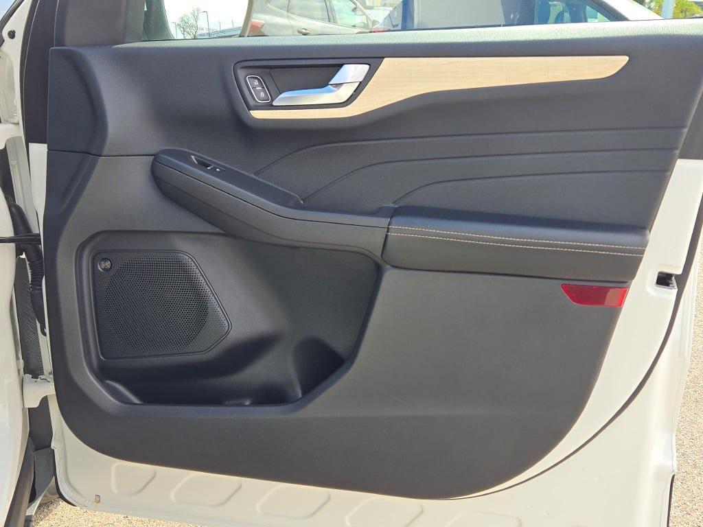 used 2022 Ford Escape car, priced at $24,995