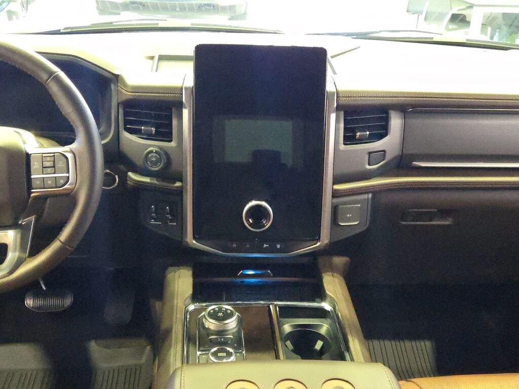 used 2024 Ford Expedition car, priced at $77,877