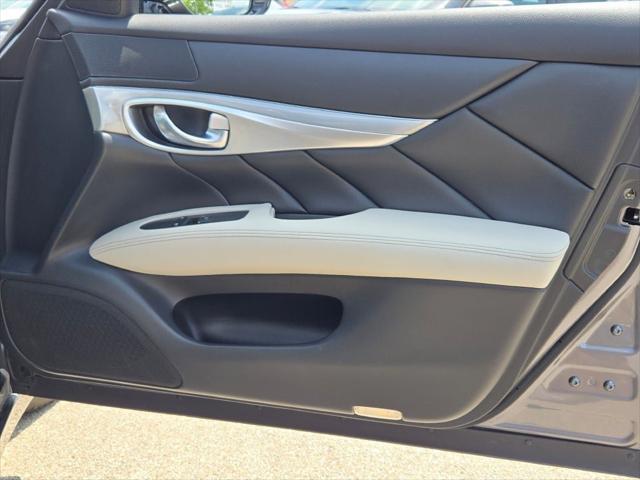 used 2016 INFINITI Q70 car, priced at $20,000