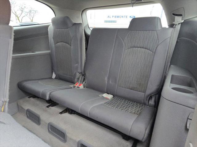used 2015 Chevrolet Traverse car, priced at $9,987