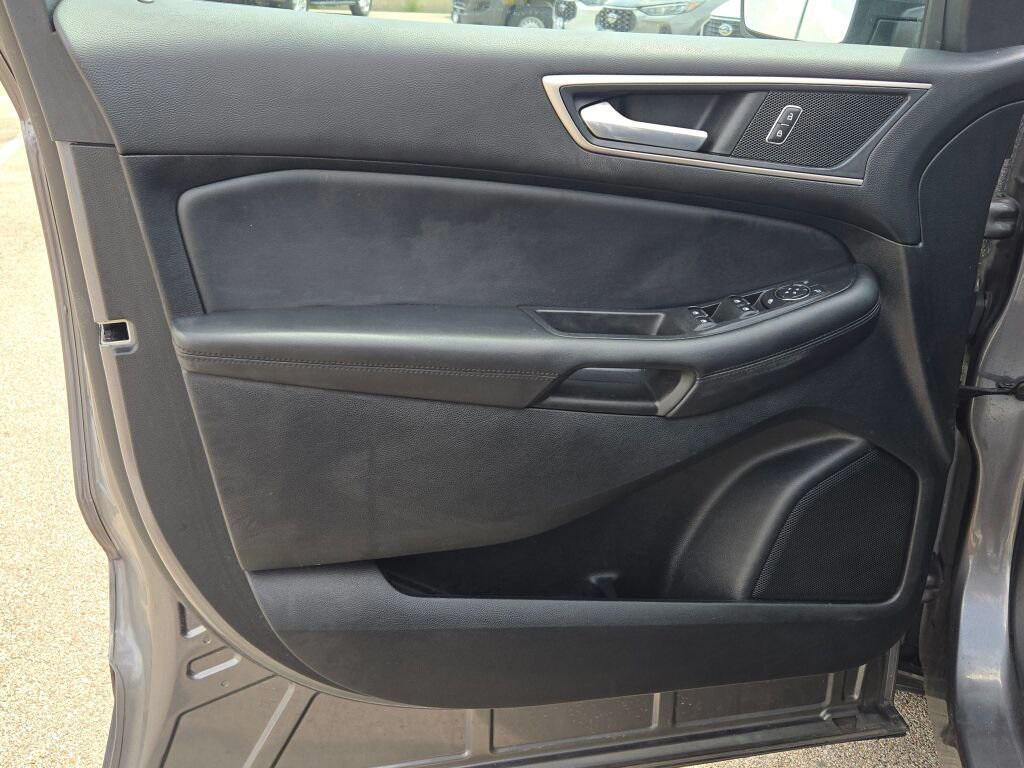 used 2022 Ford Edge car, priced at $27,000