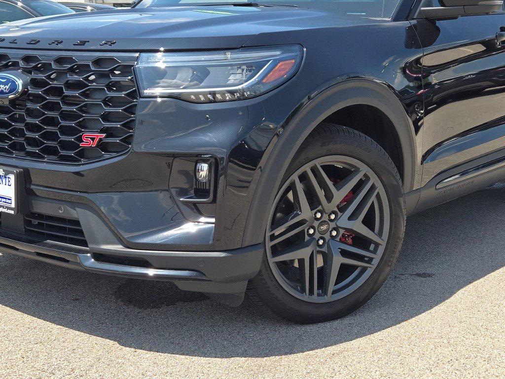 used 2025 Ford Explorer car, priced at $51,500