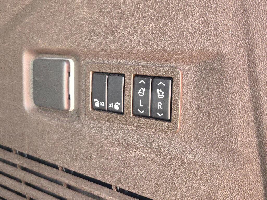 used 2022 GMC Yukon car, priced at $55,995