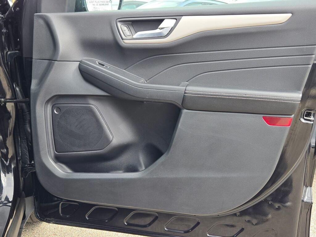 used 2022 Ford Escape car, priced at $25,900