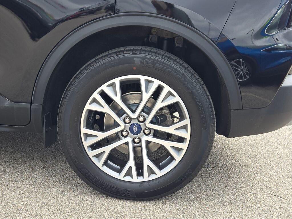 used 2022 Ford Escape car, priced at $25,900