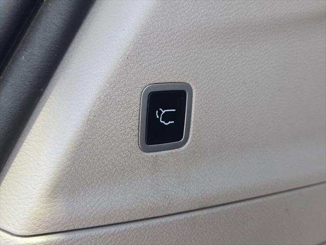 used 2020 Chrysler Pacifica car, priced at $16,000