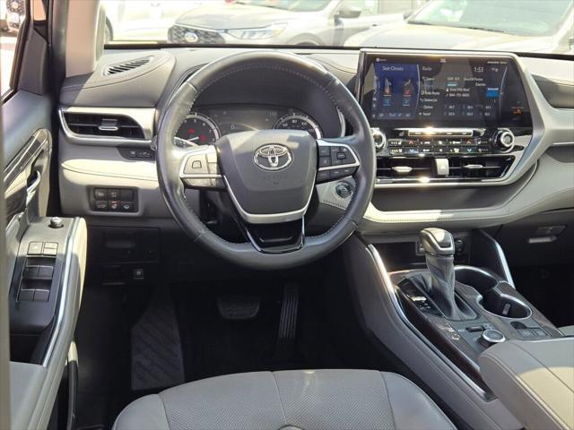 used 2022 Toyota Highlander car, priced at $44,977
