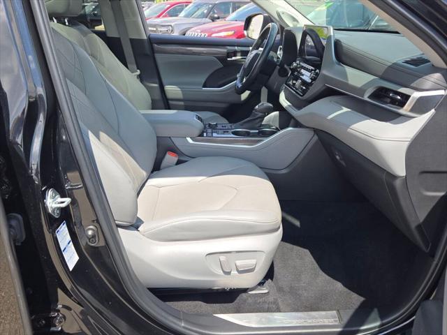used 2022 Toyota Highlander car, priced at $44,977
