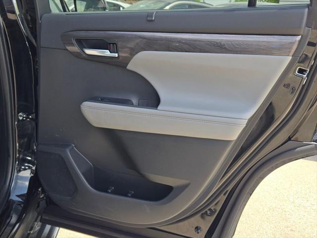used 2022 Toyota Highlander car, priced at $44,977