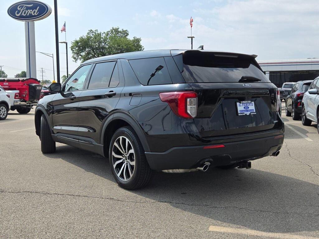 used 2022 Ford Explorer car, priced at $35,000