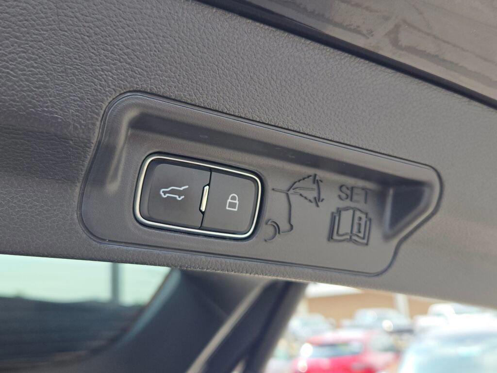 used 2022 Ford Explorer car, priced at $35,000