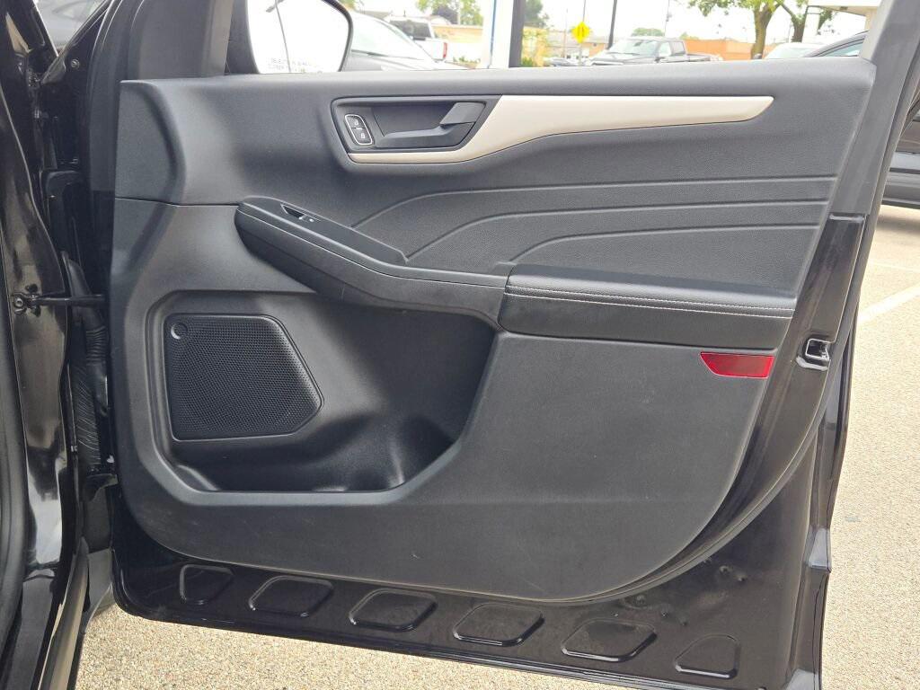 used 2022 Ford Escape car, priced at $17,995