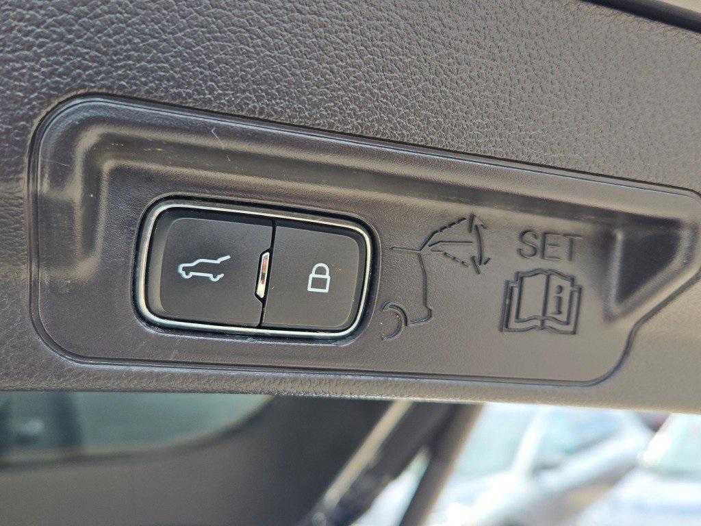 used 2022 Ford Explorer car, priced at $30,800