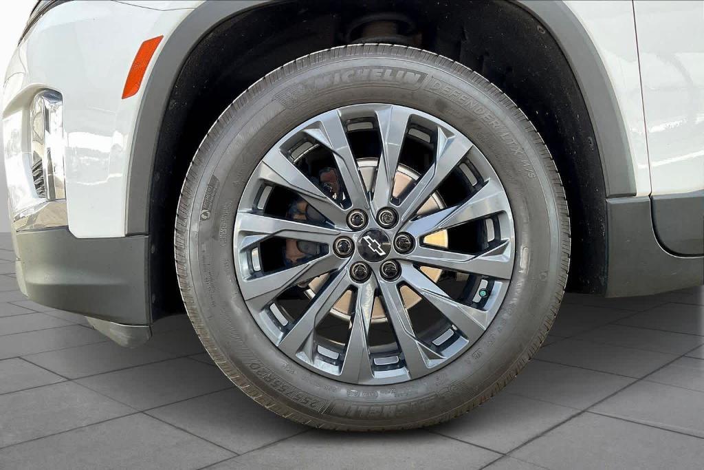 used 2022 Chevrolet Traverse car, priced at $20,943