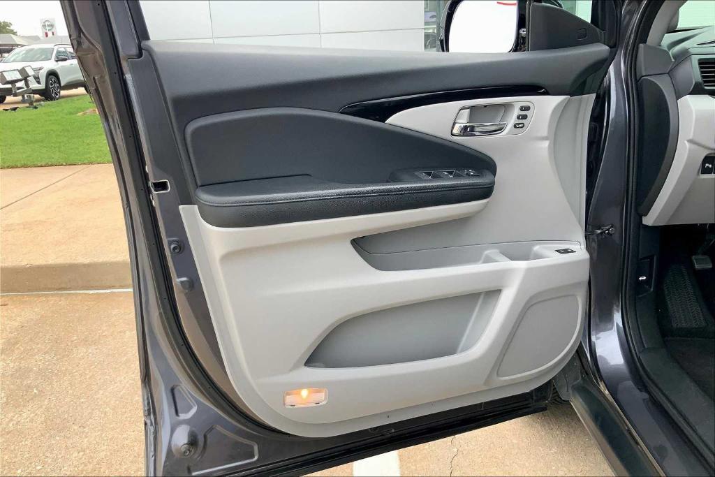 used 2017 Honda Pilot car, priced at $20,550
