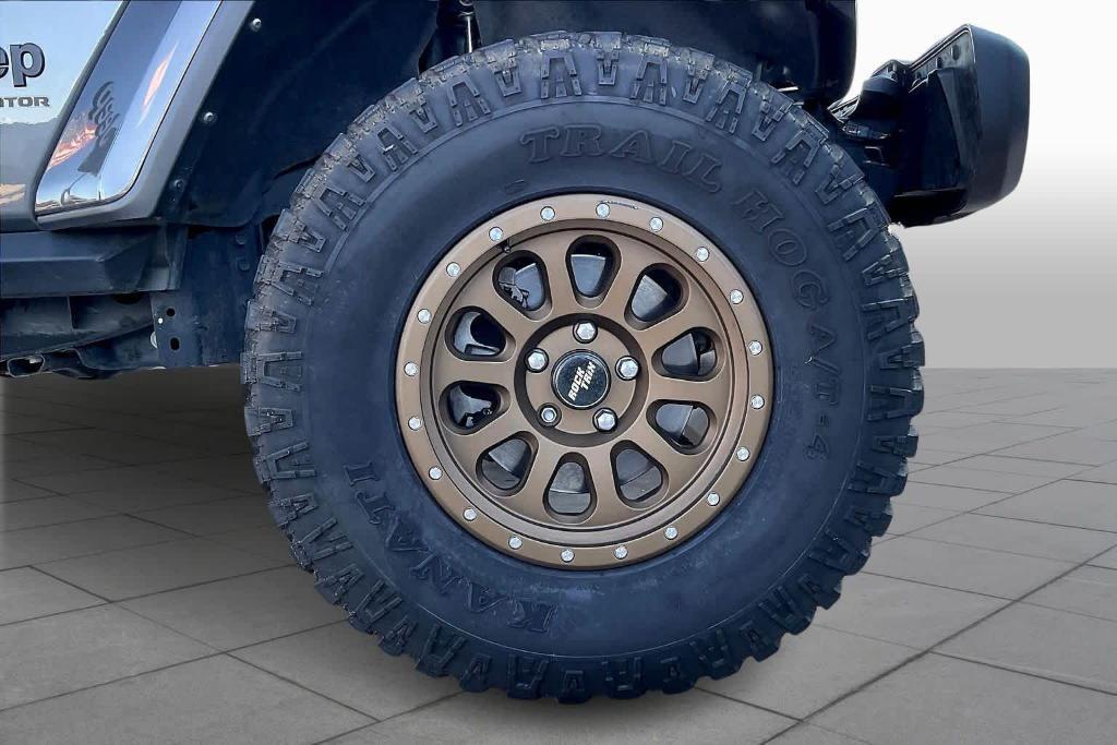 used 2023 Jeep Gladiator car, priced at $32,093