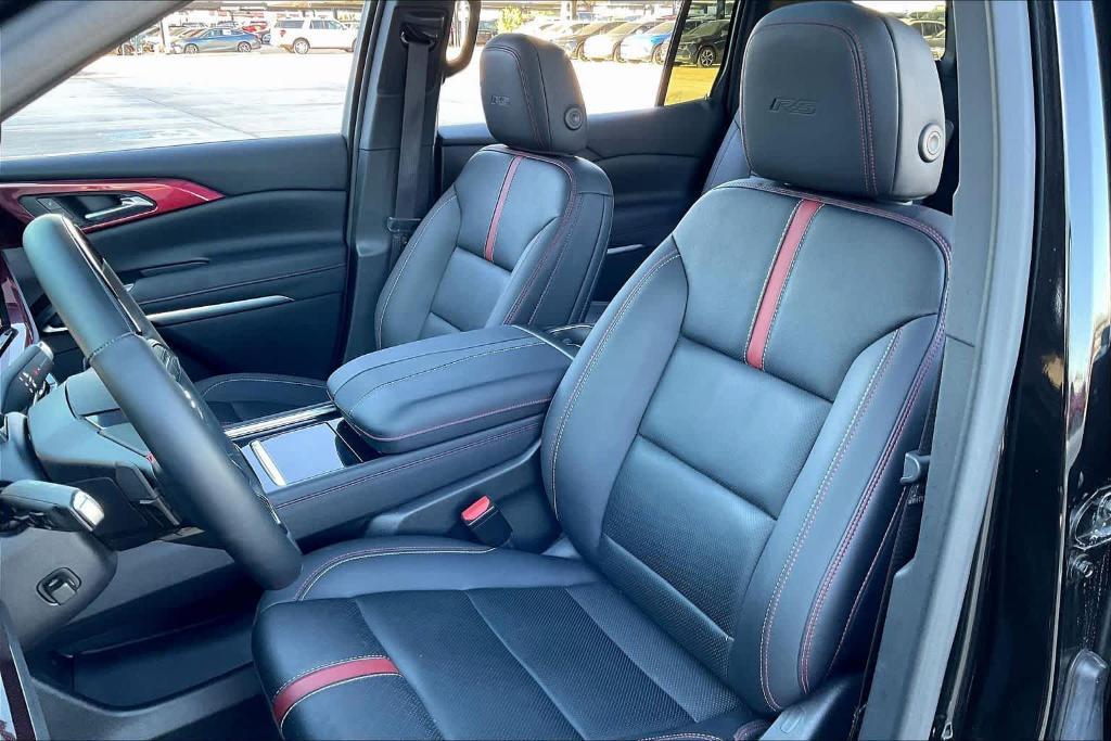 used 2025 Chevrolet Traverse car, priced at $47,882