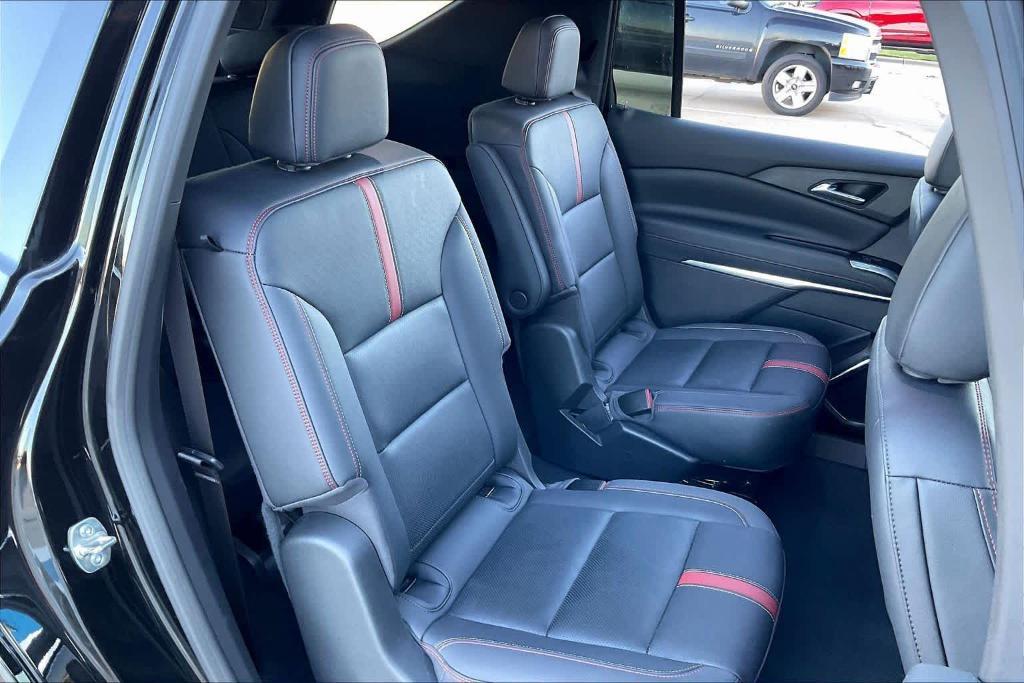 used 2025 Chevrolet Traverse car, priced at $47,882