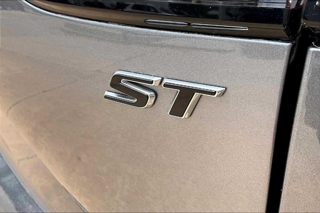 used 2022 Buick Envision car, priced at $25,497
