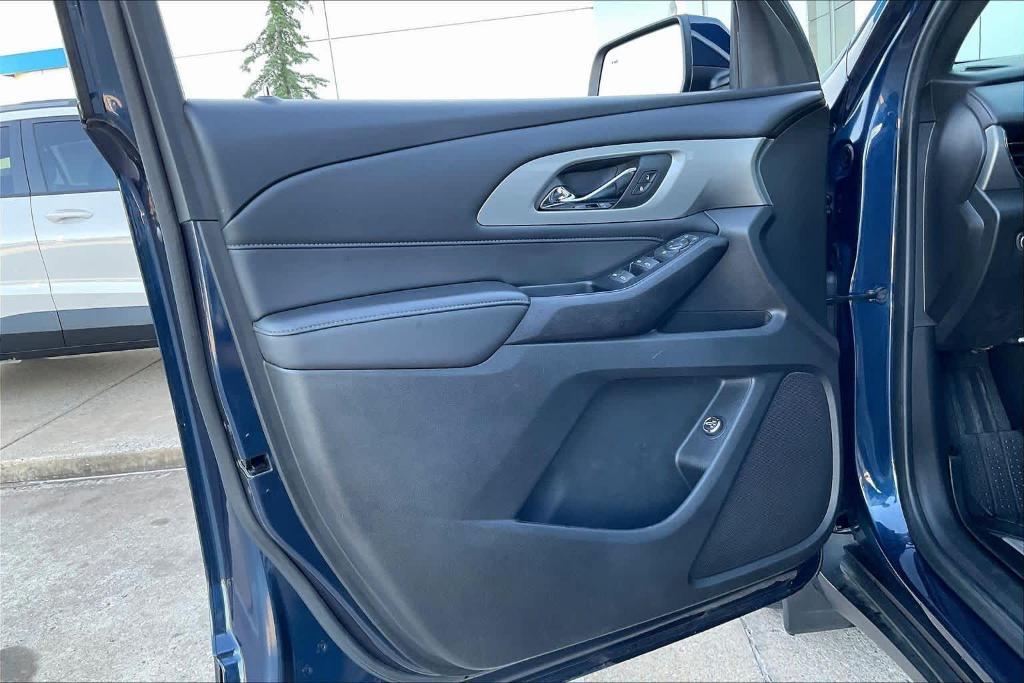 used 2023 Chevrolet Traverse car, priced at $22,497