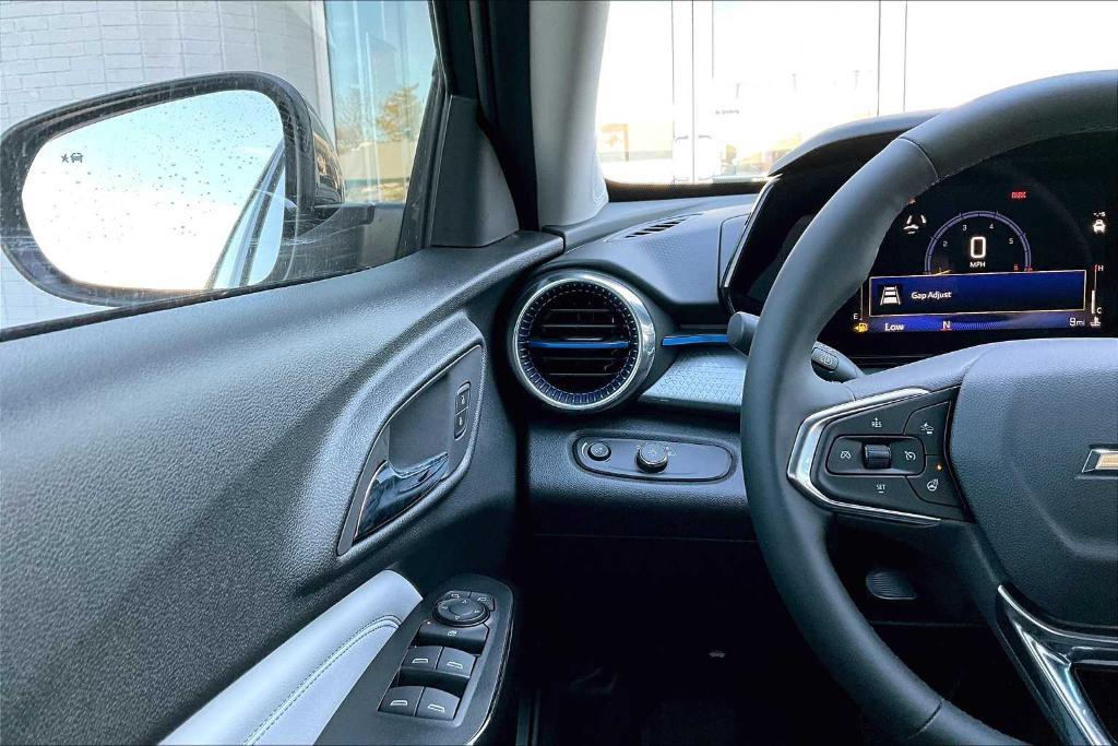 new 2025 Chevrolet Trax car, priced at $24,010