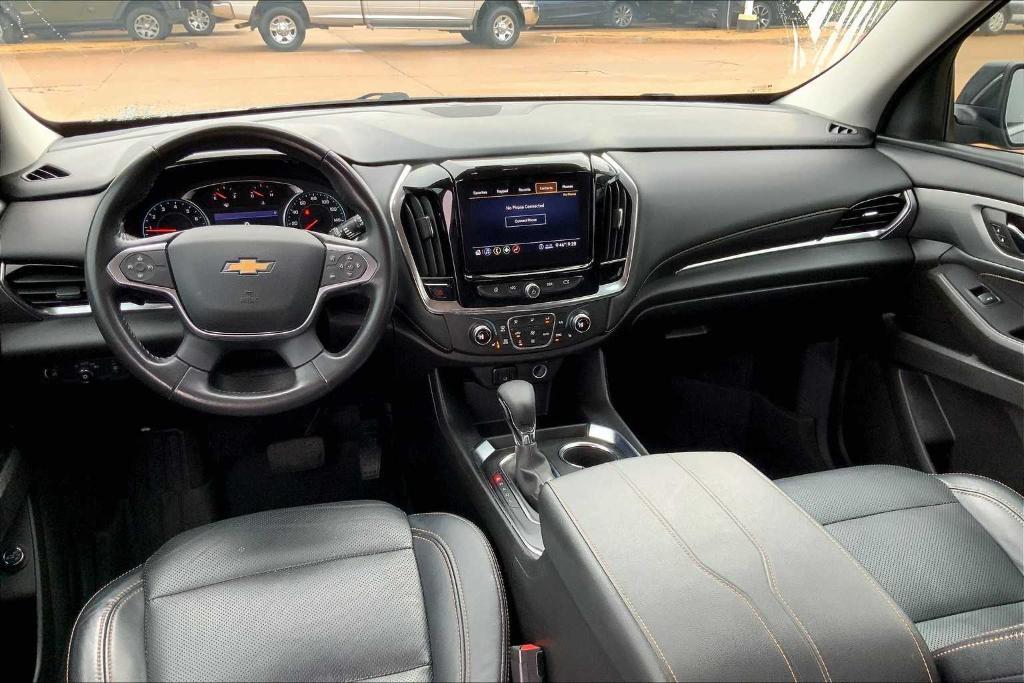 used 2021 Chevrolet Traverse car, priced at $23,618