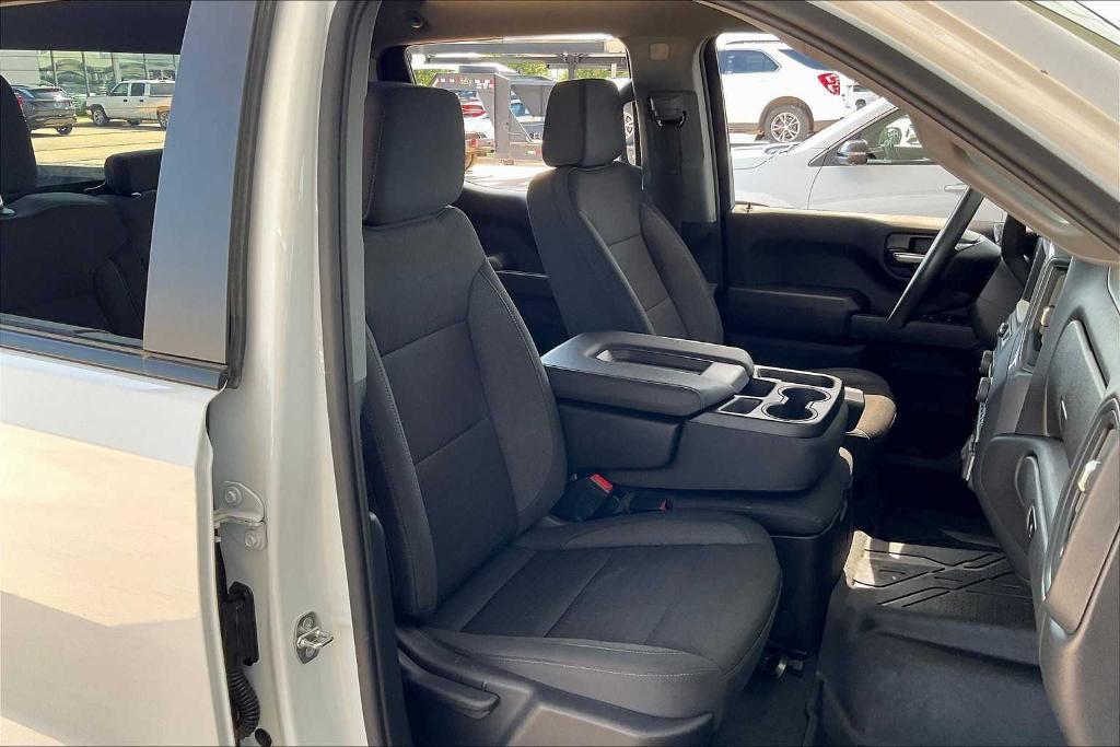 used 2024 Chevrolet Silverado 1500 car, priced at $30,392