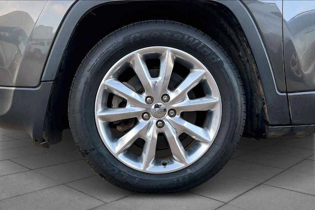 used 2015 Jeep Cherokee car, priced at $8,870