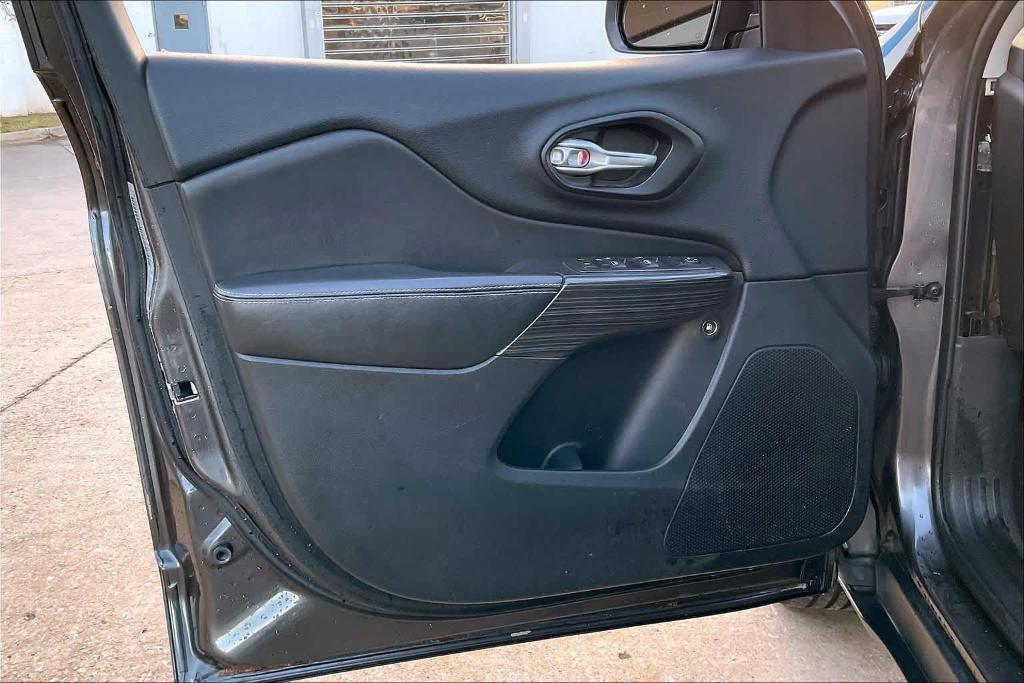 used 2015 Jeep Cherokee car, priced at $8,870