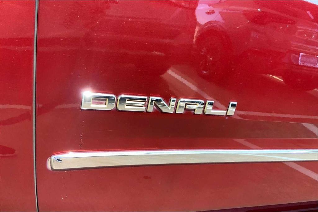 used 2019 GMC Yukon XL car, priced at $34,997