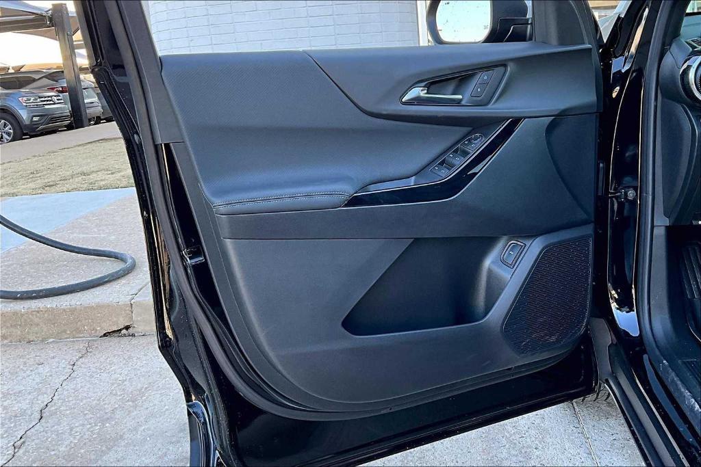 new 2025 Chevrolet Equinox car, priced at $33,225