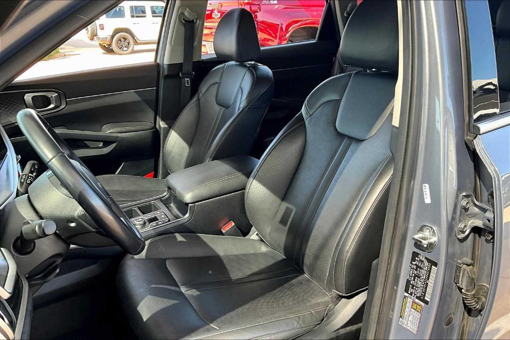 used 2024 Kia Sorento car, priced at $27,890