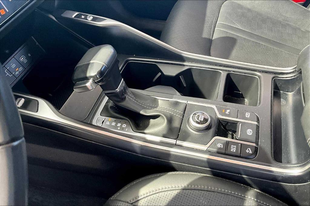 used 2024 Kia Sorento car, priced at $27,890