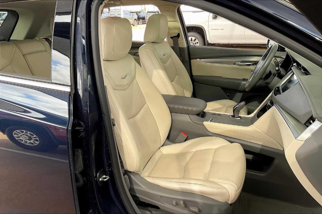 used 2017 Cadillac XT5 car, priced at $13,777