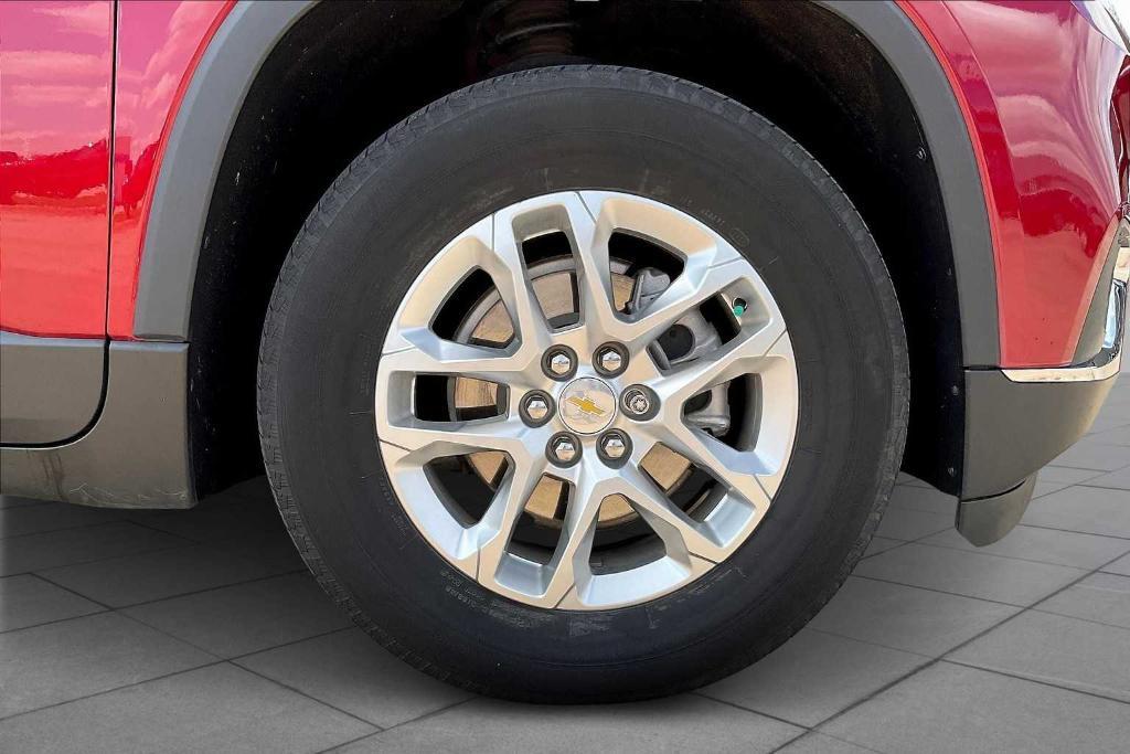 used 2021 Chevrolet Traverse car, priced at $23,202