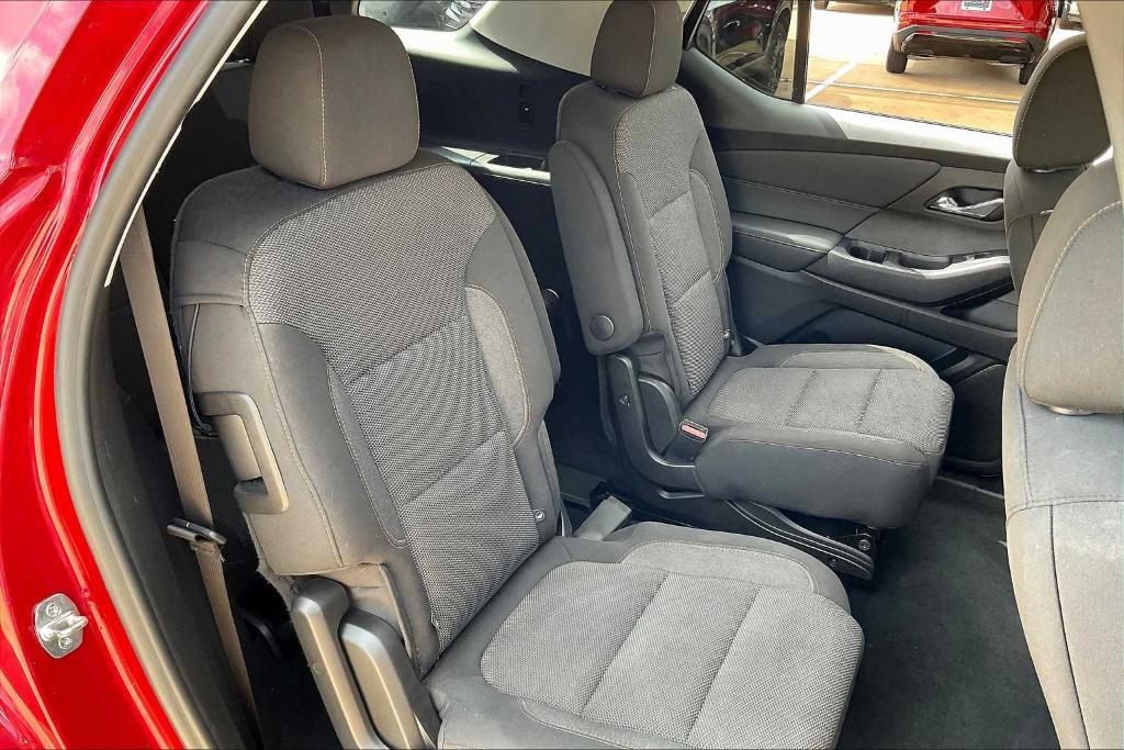 used 2021 Chevrolet Traverse car, priced at $23,202