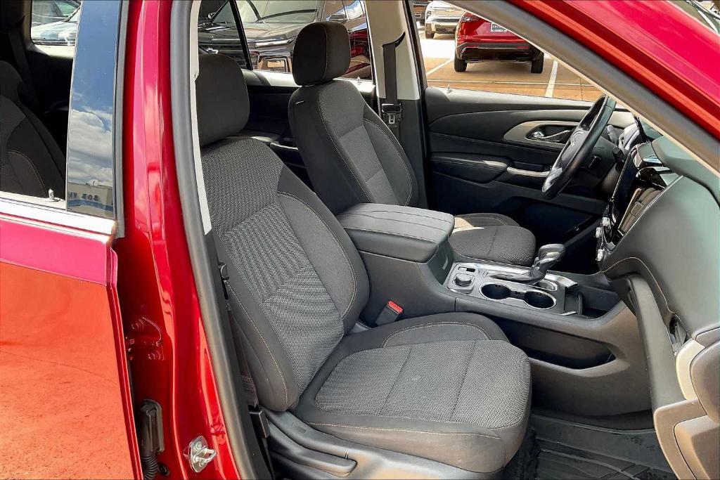 used 2021 Chevrolet Traverse car, priced at $23,202